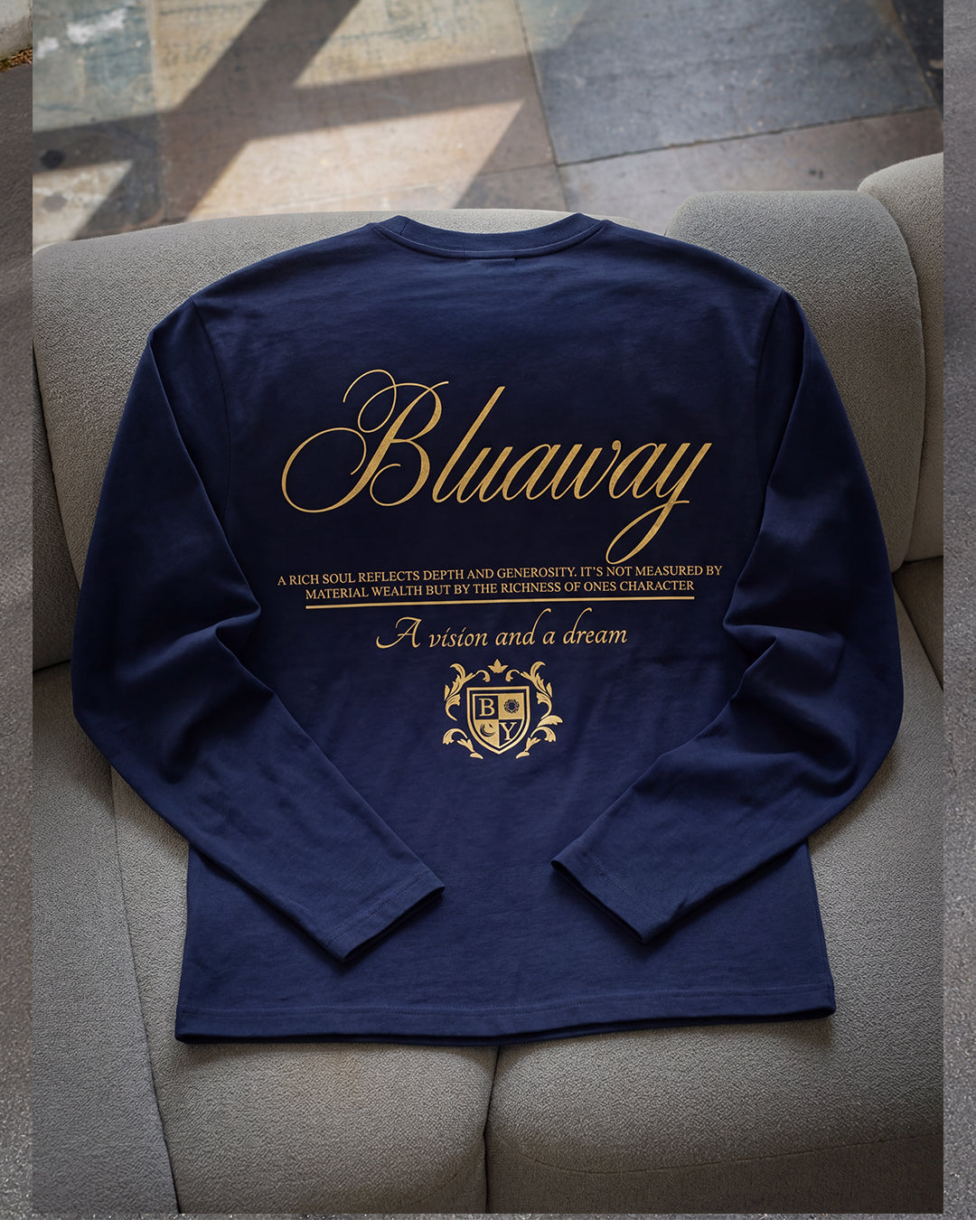 ROYAL ESSENCE LONG SLEEVE